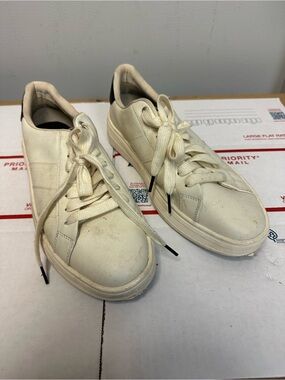 Cole Haan size 8m